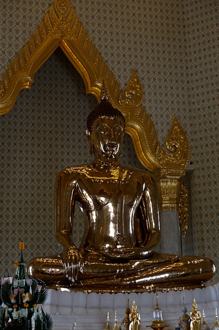 Wat Traimitr-NOV13-010